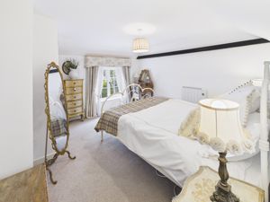 Bedroom- click for photo gallery